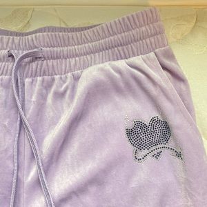 Women’s Size L  Pants Lilac soft Velour Sweatpants w/ Heart Rhinestone & pockets